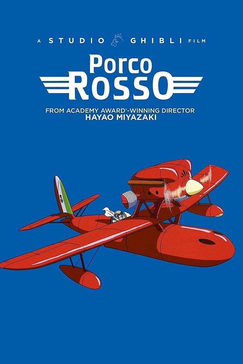 Op de afbeelding: Een filmposter voor "Porco Rosso" van Studio Ghibli tegen een blauwe achtergrond. De afbeelding toont een rood watervliegtuig met een piloot en de titel van de film in het wit. De tekst luidt "From Academy Award-Winning Director Hayao Miyazaki."