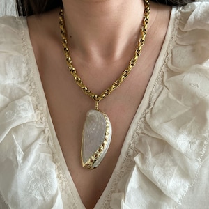Shell Pendant Necklace, Natural Shell Necklace, Mermaid Necklace, Steel Chain Necklace, Huge Gaint Shell Necklace, Luxury Beach Jewelry