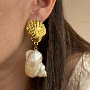 Gold Tone Seashell Earrings, Large Natural ShellEarrings, Summer Boho Jewelry, Mermaid Core Jewelry,