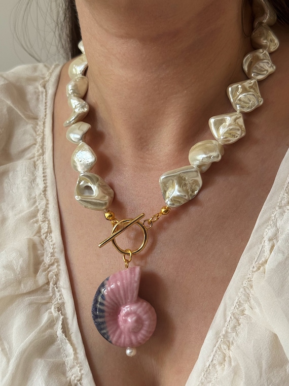 Pink Ceramic Shell Pentand Necklace, Summer Beach Wedding Jewelry, Shell Necklace Irregular Shell Necklace, Festival Jewelry