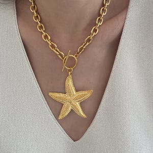 Gold Starfish Necklace, Chunky Gold Necklace, Aesthetic Jewelry, Mermaid Necklace, Beach Jewelry, y2k Jewelry, Boho Bridal Jewelry