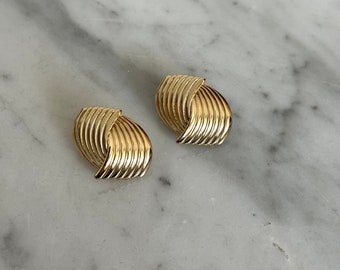 Vintage Gold Stud Earrings, Statement Earrings, Vintage Style Jewelry, Ribbed Stud Earrings, Dainty Earrings, Chunky Stud Earrings