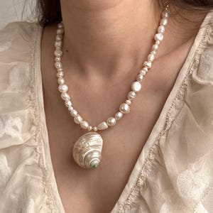 Seashell Necklace, Pearl Necklace With Shell Pendant, Summer Jewelry, Mismatched Freshwater Pearl Necklace, Gift For Wife, Mermaid Core