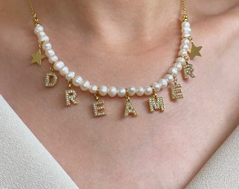 Collier Pearl Letter, Collier Cz Charm en or, Collier Perles avec charme initial, Collier personnalisé délicat, Collier Nom personnalisé