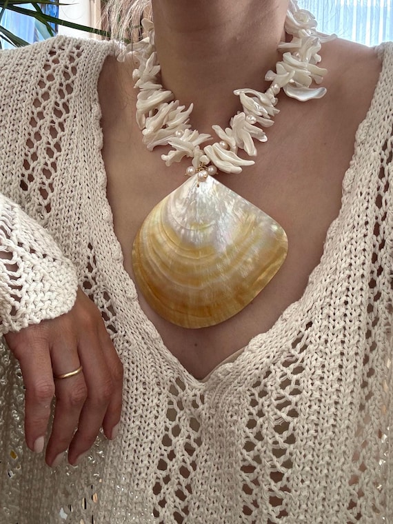 Sea Shell Necklace, Natural Shell Pendant Necklace, Oversized Large Shell Necklace, Mermaidcore, Wedding Jewelry, Summer Bridal Jewelry
