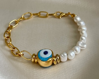 Evil Eye Bracelet, Chunky Chain and Pearl Bracelet, Protection Jewelry, Gold Statment Bracelet, Freshwater Bracelet, Everyday Jewelry