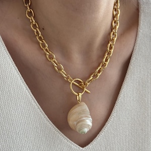 Shell Pendant Necklace, Big Natural Seashell Necklace, Mermaid Core, Large Shell Necklace, Summer Necklace, Beach Jewelry, Gift For Friend