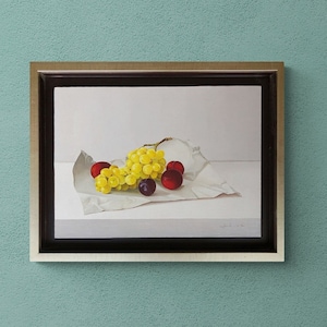 Original Oil Painting – Hyperrealistic Fruit Still Life – Colorful Dining Room Wall Art – Framed 42x30.5cm Fine Art by Inma Jimenez