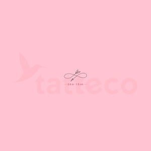 May include: A minimalist logo design featuring a stylised arrow with a curved line, symbolising infinity. The text "tatico" is written below the arrow with the measurement "0.6 in - 1.5 cm" between two dashes. The logo is on a light pink background.