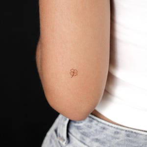Tatuaje semipermanente de trébol de cuatro hojas (juego de 2)