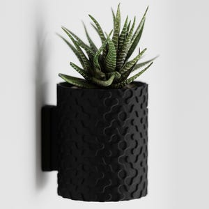 Vaso da parete Geo con vaschetta raccogli gocce – Vaso da appendere moderno stampato in 3D in PLA ecologico