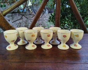 Vintage coquetier porcelaine/motif fleuri/artisanal fait main/estampillé couronne numéroté 359/raffiné qualité/piédouche/ovier/coquetiphiles