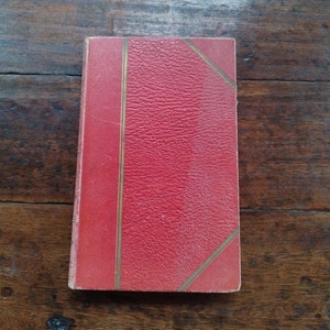 Gebrauchtes Buch mit rotem Einband von 1850 / 1. Preis im Turnen für eine Schülerin im Jahr 1900 / Grandes Actions Girls&#39; Higher Primary School