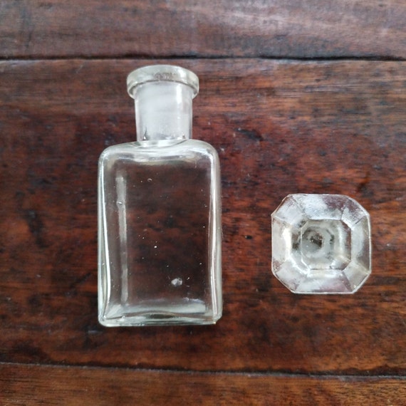 Vintage vial/old glass perfume bottle with cap/ra… - image 4