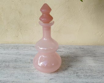 Vintage Bouteille en opaline rose avec bouchon/flacon décoratif années 70/verre opaque rare/objet rétro élégant et chic à collectionner/luxe