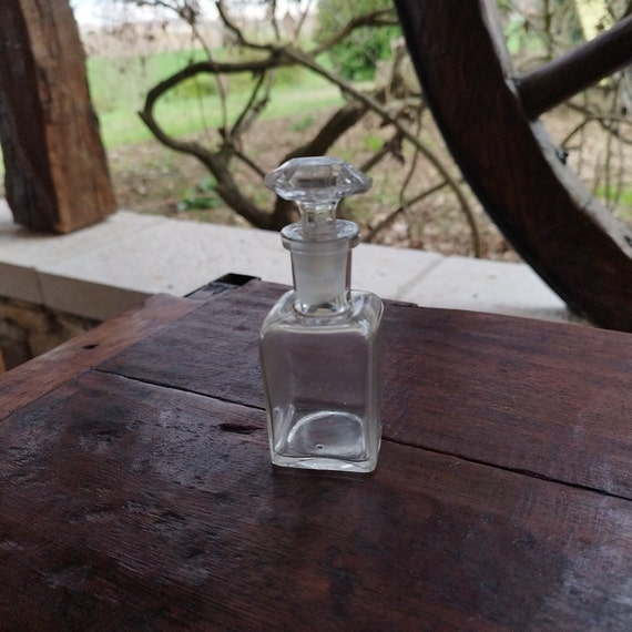 Vintage vial/old glass perfume bottle with cap/ra… - image 2