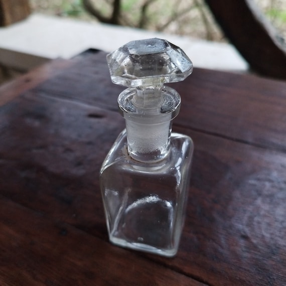 Vintage vial/old glass perfume bottle with cap/ra… - image 1