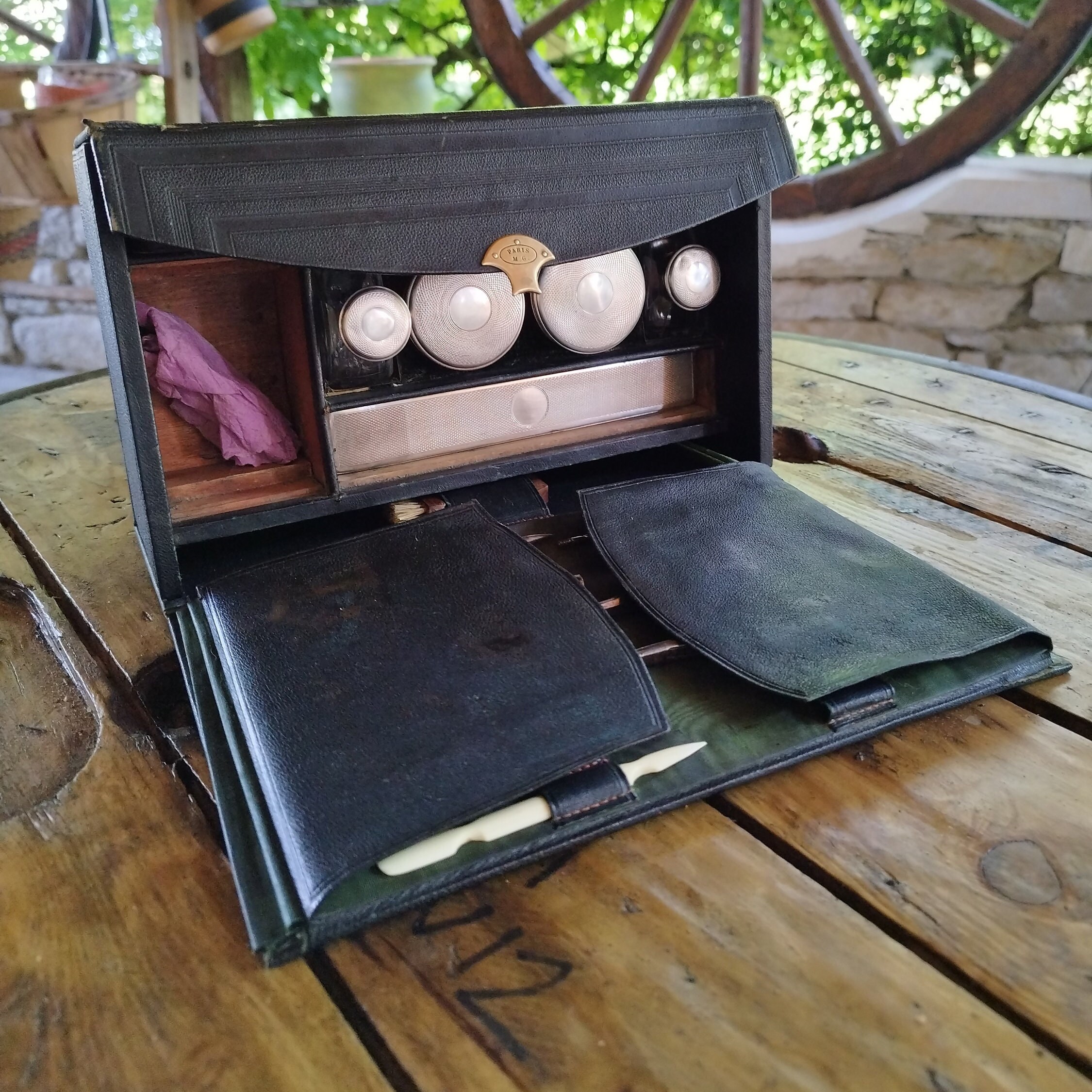 Trousse De Voyage En Cuir Années 1920 - Vanity Case Vintage Avec Flacons Verre