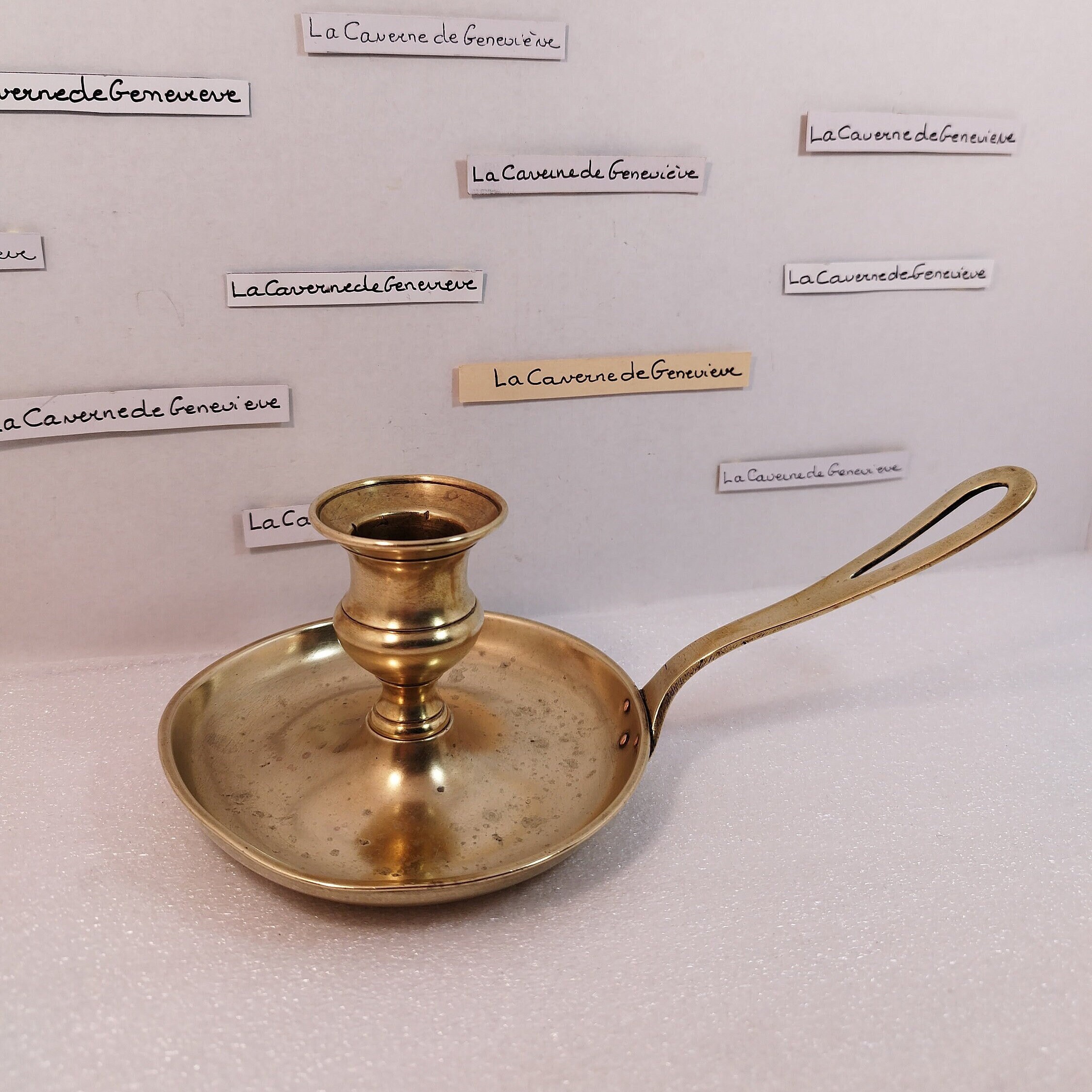 Bougeoir flambeau en laiton ancien Doré - Vendu