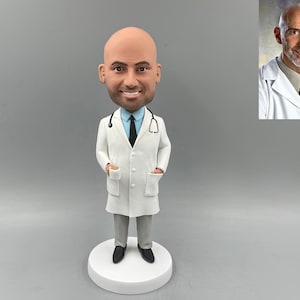 Customized doctor bobble head dolls, personalized doctor bobble head gifts, gifts for doctors