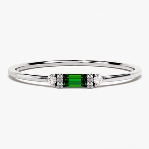 Baguette Emerald Ring / Thin Emerald Band / 14k Solid Gold Baguette Gemstone Ring / Minimalist Birthstone Ring for Women / Gift for Mom image 8