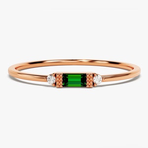 Baguette Emerald Ring / Thin Emerald Band / 14k Solid Gold Baguette Gemstone Ring / Minimalist Birthstone Ring for Women / Gift for Mom image 7