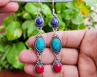 Boucles d'oreilles multi pierres turquoise et corail rouge Boucles d'oreilles en fil de fer en plaqué argent Boucles d'oreilles en lapis Bijoux bohèmes faits main pour elle Vente de Noël