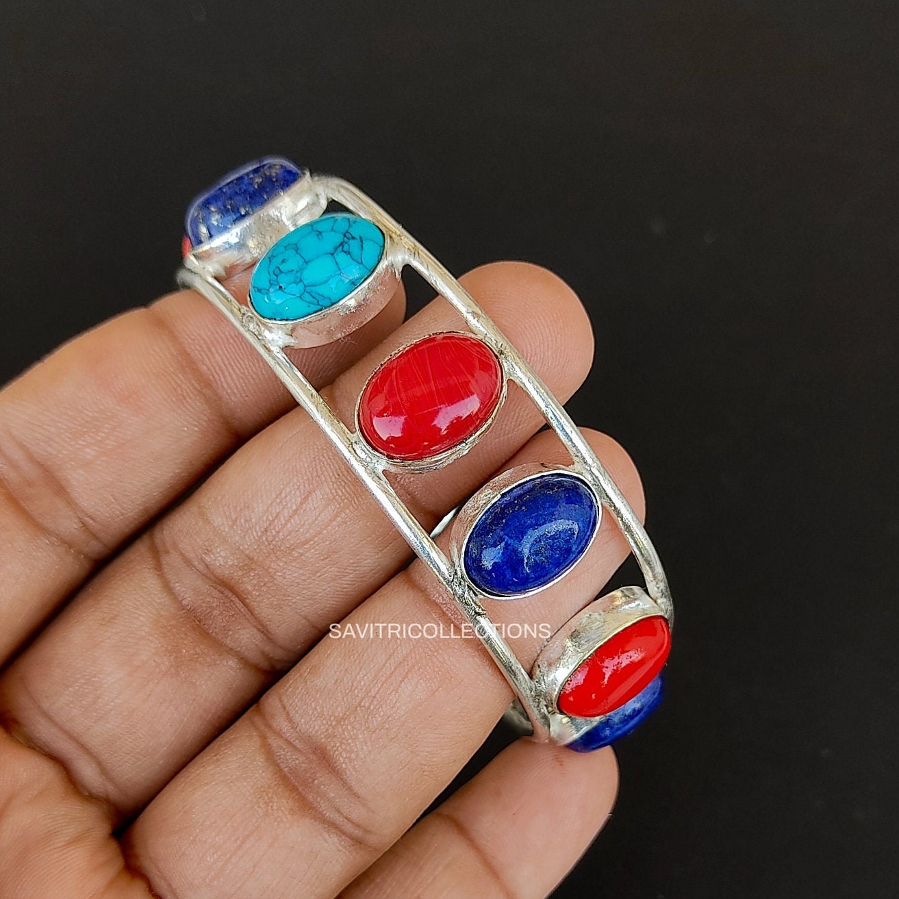 ターコイズ、ラピスラズリ、レッドコーラルのマルチストーンバングル