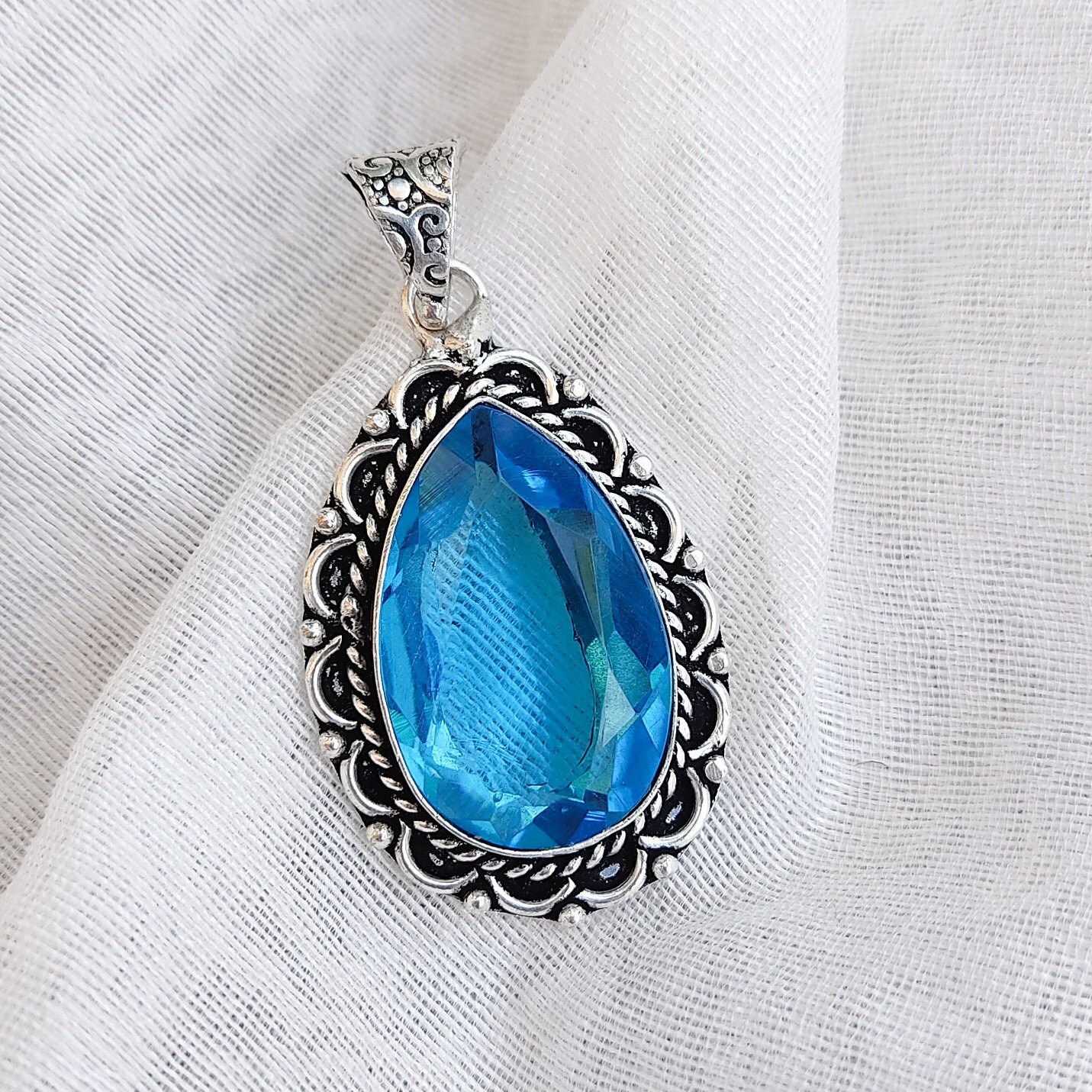 ハンドメイドのスイスブルートパーズペンダント、925シルバーメッキの