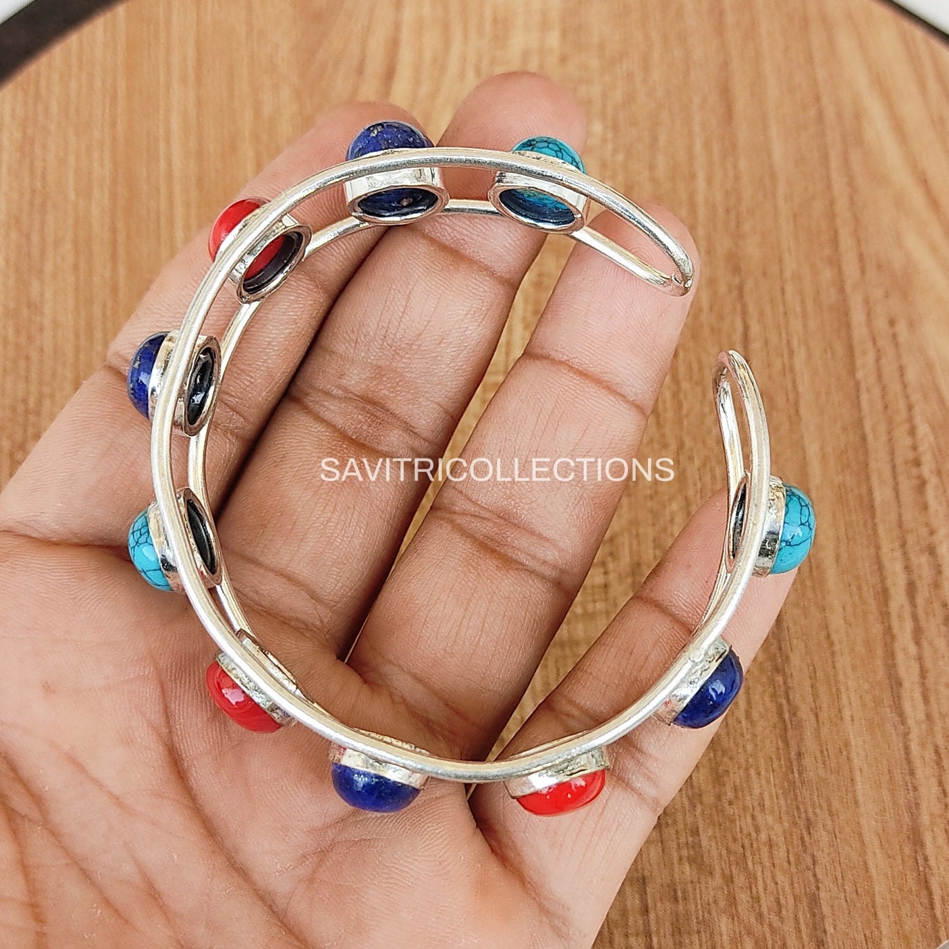 ターコイズ、ラピスラズリ、レッドコーラルのマルチストーンバングル