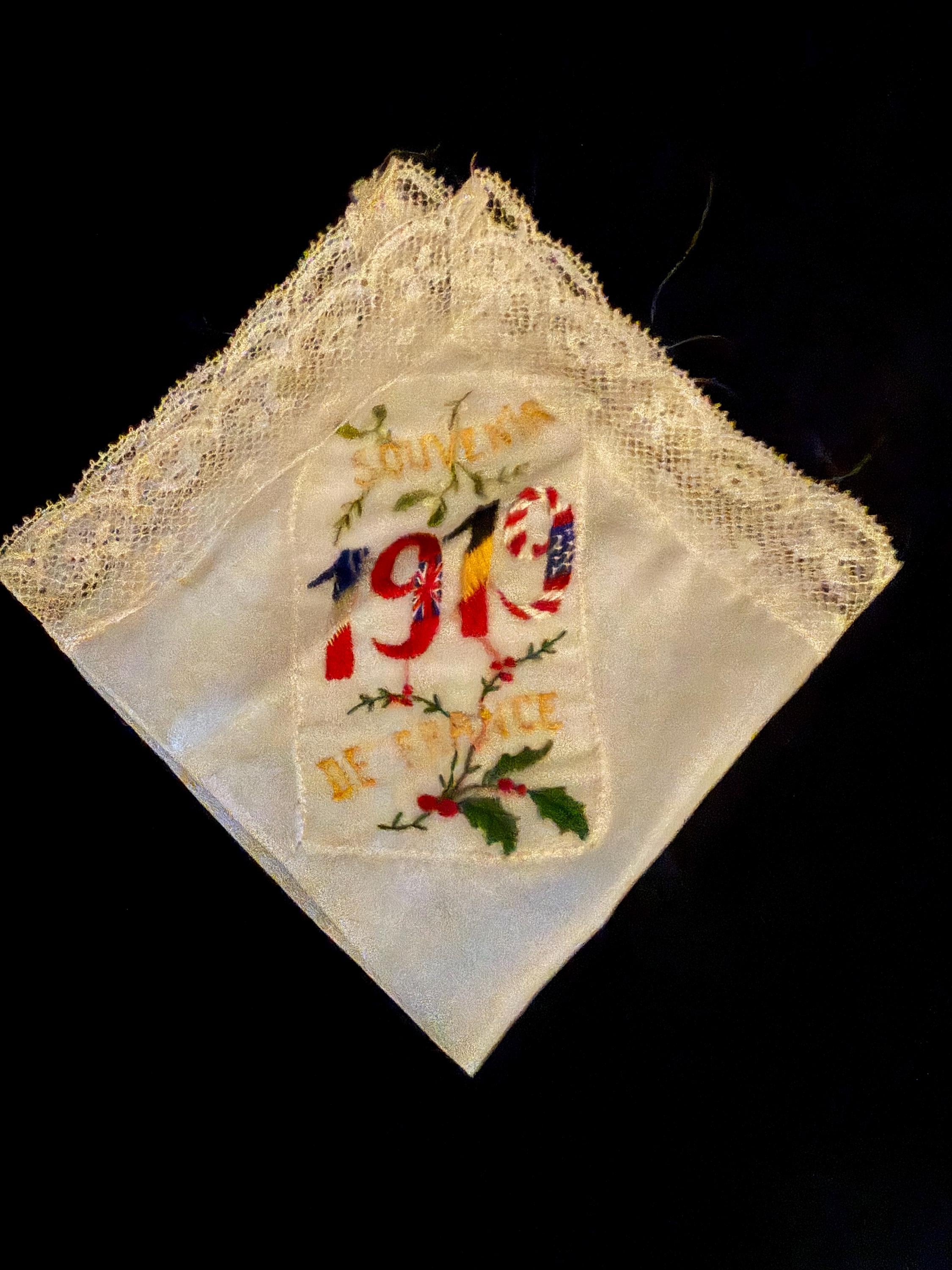 ★１９１８年＊アメリカ軍＊ヨーロッパ・西部戦線＊フランス刺繍入り絵葉書（実物） French postcard from World War I, December 11, 1918