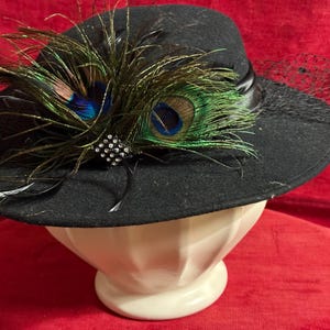 Vintage Miss Bierner Teal Blue Wool Felt Bowler Hat Feather Accent 1950s Style Vintage 1940 main image 4