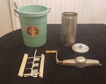 Vintage "Alaska Hostess" 1950's Hand Crank Ice Cream Maker