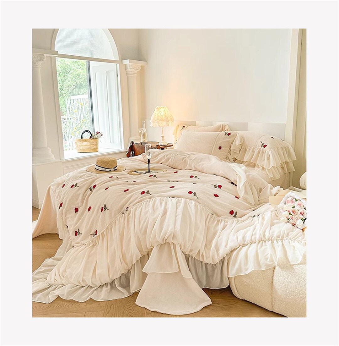French Princess Style Floral Embroidery Thickened Velvet Bedding Set