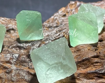 Natural Green Fluorite Octahedron,  Fluorite Gemstones Crystals Wholesale