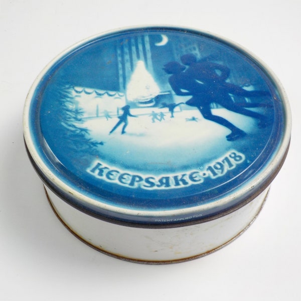 Vintage Round Metal Tin 1978 Keepsake Night Skaters Fruitcake Tin