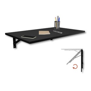 Könnte beinhalten: Ein schwarzer, an der Wand befestigter Schreibtisch mit rechteckiger Tischplatte. Der Schreibtisch hat eine Metallhalterung. Ein Smartphone, ein Notizblock, ein Stift und ein Stifthalter mit Stiften und Bleistiften befinden sich auf dem Schreibtisch. Der Schreibtisch ist ca. 120 cm lang.