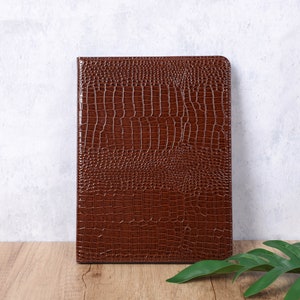 Étui pour iPad en cuir de crocodile marron pour iPad Air 5, iPad 10 10,9 pouces 2022 iPad Pro 12,9 pouces 2021 Pro 11 pouces 2022, iPad Mini 6, étui pour iPad