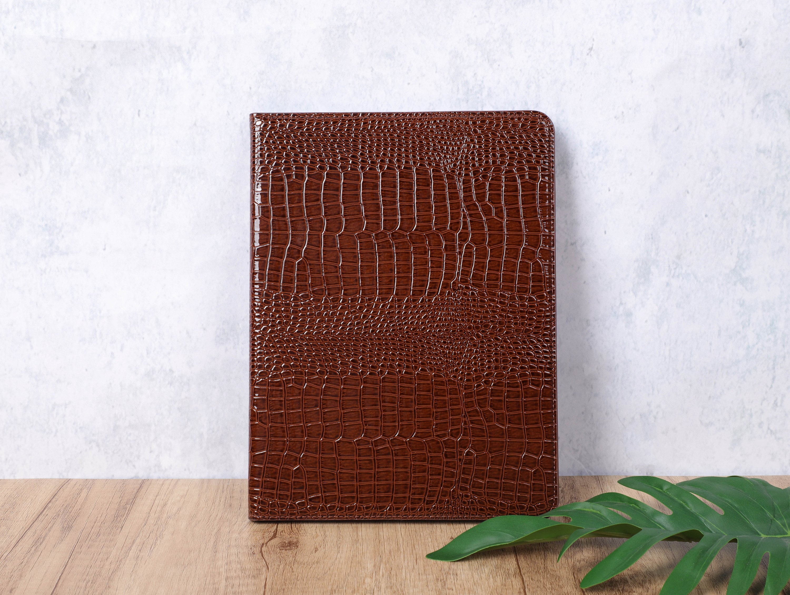 iPhone・スマホケース Gucci Crocodile Leather Vintage Ipad Case Gucci Vintage Ipad Crocodile Case - Save Extra 25% OFF
