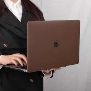 Coque Macbook Pro 14 personnalisée marron foncé M1 Macbook Air 13 Macbook Pro 13 Pro 14 16 15 M2 A2681 2022 Idée cadeau