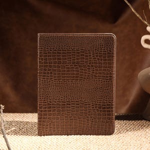 Brown Crocodile Grain Leather iPad Case for iPad Air 5 iPad 10 10.9&quot; 2022 iPad Pro 12.9&#39;&#39; 2021 Pro 11&quot; 2022 iPad Mini 6 Case, iPad Cover