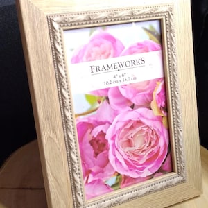 Frameworks Vintage 4x6 Light Beige Wood Grain Style Picture Photo Frame Tabletop frame