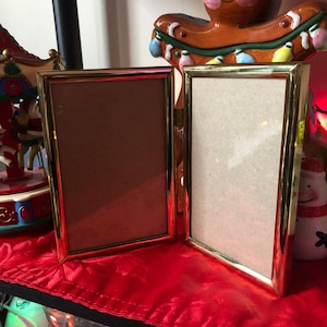Metal Frames Vintage 90&#39;s Double hinged, Table Top and Wall Gold Metal 3.5x5 Photo/Picture Frames