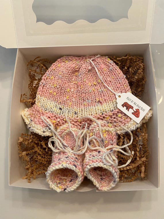 Hand Knit Baby Sun Hat; Pink Ruffled Bell Brim Cap Beanie  display picture 3