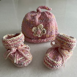 Knit baby hat booties set, hearts, flowers, infant beanie, crib shoe, newborn cap, knitted girl hats, crochet, baby shower gift, pink cotton
