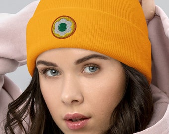 DAISY COSPLAY Cuffed Beanie, White Daisy Medallion with Green Gem Stone, Orange Princess Cap for Women, Easy Cosplay Ideas, Video Game Badge