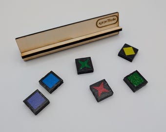 Wooden Qwirkle Holder | Stone Holder for Qwirkle Travel | Travel Qwirkle Stand | Handmade Wooden Board Game Accessory