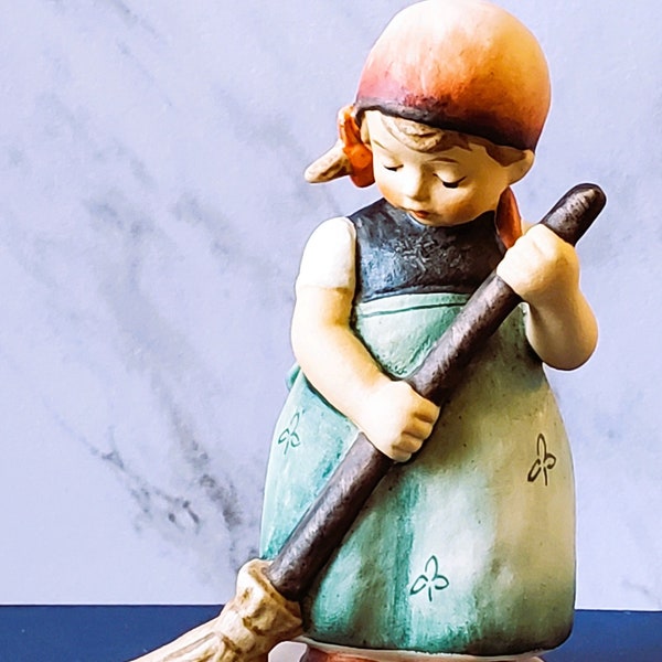 Hummel Little Sweeper Girl W/Broom  Goebel W. Germany TMK-6 #171  1986