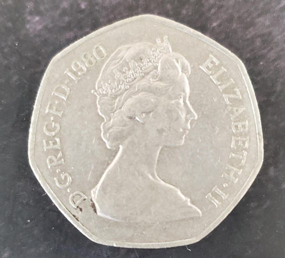 1980 D.G. REG. F. D. Elizabeth II New Pence 50 Coin Vintage UK