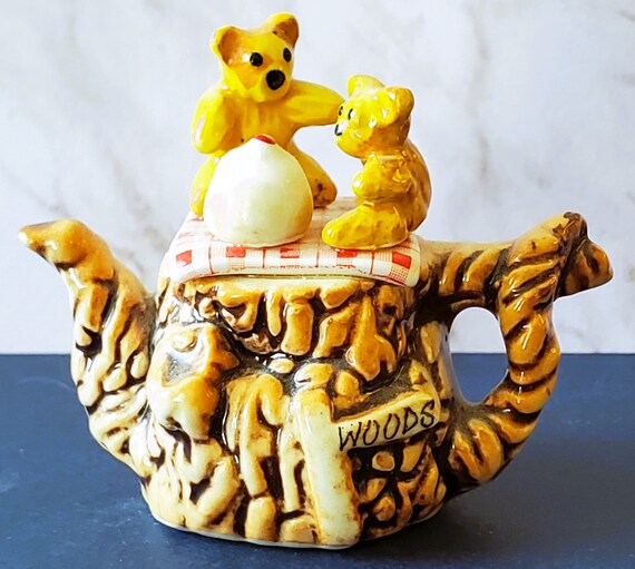 Paul Cardew Design Mini Teddy Bear Family Picnic Teapot Made Paul Cardew Design Mini Teddy Bear Family Picnic Teapot Made